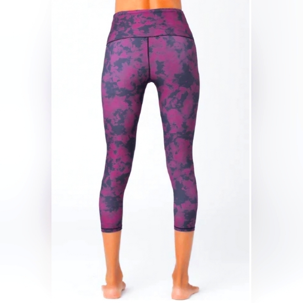 NWOT | Sol and Mane | Women's Alana Moon Tides Legging | Red/Black/Plum | Medium - Picture 2 of 14